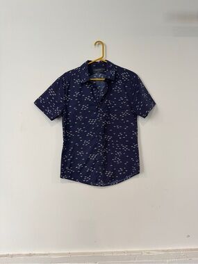 Michael Stars Navy Short-Sleeve Button-Up with little fish print